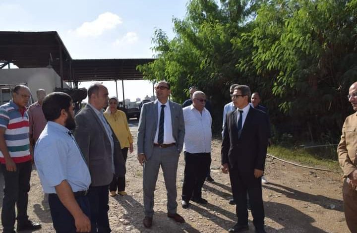 رئيس جامعة حلوان يجرى جولة داخل الحرم الجامعى لتفقد منشأت الجامعة 4 FB IMG 1666370759527