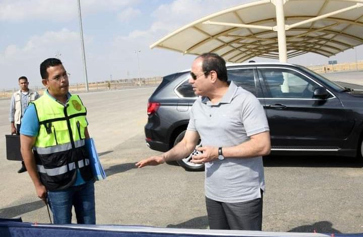 الرئيس عبدالفتاح السيسي فى جولة تفقدية بمدينة السيارات المتكاملة 4 FB IMG 1666980141019