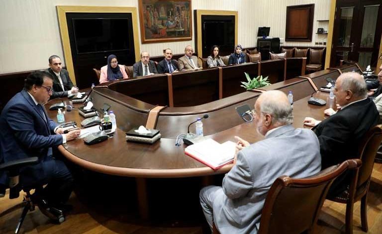 وزير الصحة يعقد اجتماعاً مع نقيب العلاج الطبيعي 1 IMG 20221002 WA0114