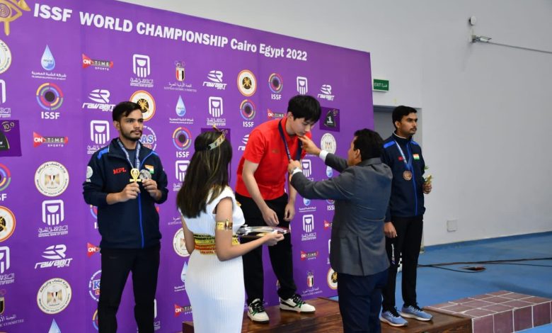 وزير الشباب والرياضة يشهد منافسات بطولة العالم للرماية بمدينة مصر الدولية 5 IMG 20221021 WA0164