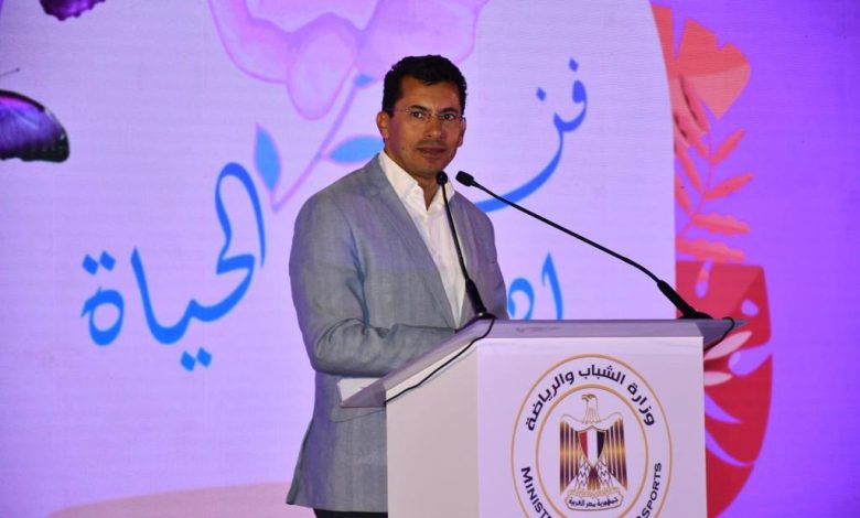 وزير الشباب والرياضة يشهد حفل تخرج ٢٥٠٠ متدرب من مكتب فن إدارة الحياة 4 IMG 20221022 WA0132 1