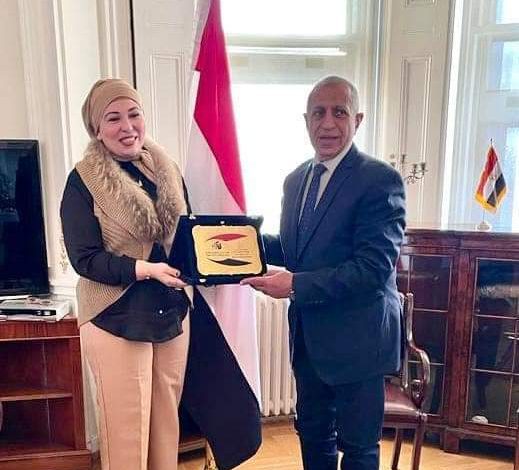 رئيس الأكاديمية العربية يلتقي المستشار الثقافي ومدير البعثة التعليمية لمصر بالمملكة المتحدة 1 IMG 20221105 WA0165