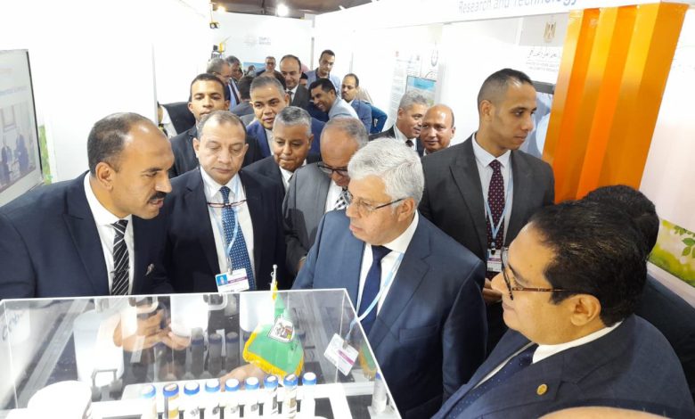 افتتاح معرض جامعة القاهرة فى جناح الابتكار الأخضر 1 IMG 20221109 WA0031