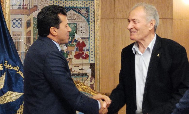 وزير الرياضة يشهد ودية المنتخب المصري لليد مع نظيره القطري 1 IMG 20221220 WA0138