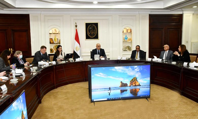 وزير الإسكان يلتقى بعثة البنك الدولى وبرنامج الأمم المتحدة للمستوطنات البشرية 3 unnamed file 6