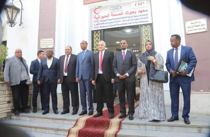 رئيس وزراء الصومال يتفقد معهد صحة الحيوان 3 FB IMG 1673382198614