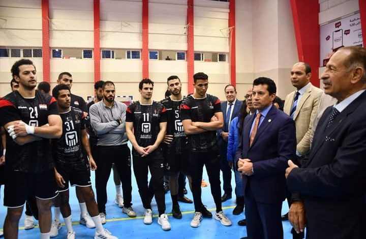 وزير الرياضة يتواصل مع بعثة منتخب اليد لمؤازرتهم وتهنئتهم بالفوز فى افتتاح مبارياتهم ببطولة العالم بالسويد 2 FB IMG 1673705436712