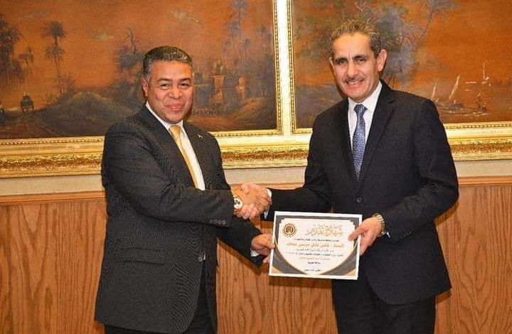 محافظ الغربية يكرم مدير ووكيل شرق المحلة 3 FB IMG 1674049722778