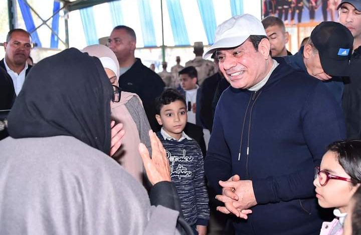الرئيس السيسي يلتقى بعدد من أسر وأهالي الطلبة المستجدين بالاكاديمية العسكرية 4 FB IMG 1674165240800