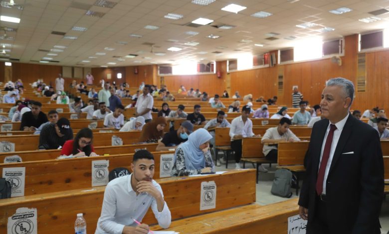 رئيس جامعة جنوب الوادي يؤكد اعمال التصحيح اولا باول خلال امتحانات الفصل الدراسي الأول 1 IMG 20230111 WA0161