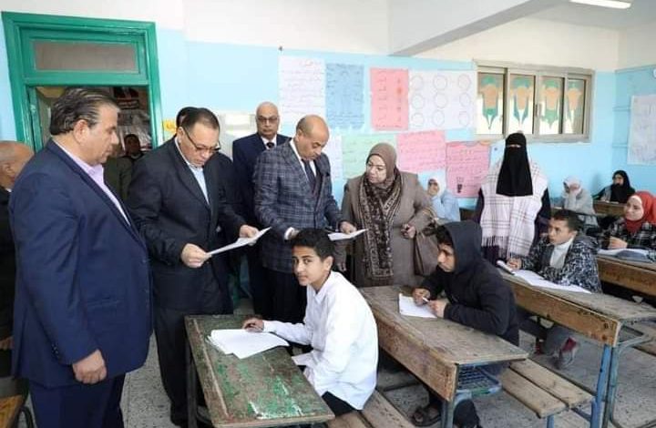 محافظ_الشرقية ووكيل اول الوزارة يتفقدان لجان امتحانات للشهادة الإعدادية . 1 IMG 20230118 WA0074