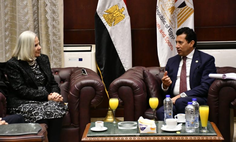 صبخى يناقش مع ابو غزالة الاستعداد للاحتفال بعام الشباب العربى 3 IMG 20230131 WA0013 2