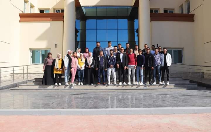 وزير التعليم العالى يشيد بجامعة اسيوط التكنولوجية 4 IMG 20230205 WA0037