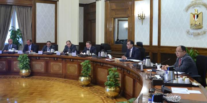 رئيس الوزراء يتابع موقف تطبيق منظومة الشحن المسبق "ACI" 1 FB IMG 1679261664097 1