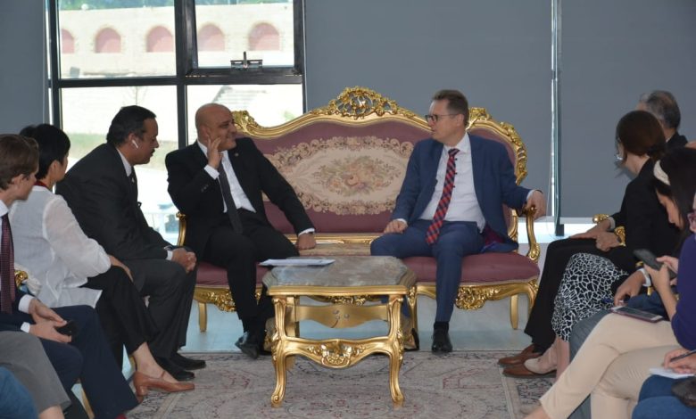 رئيس جامعة أسوان: يستقبل السفير الألماني لبحث سبل التعاون الأكاديمي والبحثي 3 IMG 20230302 WA0047 1