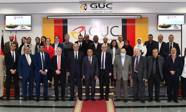 من جامعة هايدلبرج إلى الجامعة الألمانية بالقاهرة ندوة نقاشية حول التقاضي بشأن تغير المناخ ضد الشركات 5 IMG 20230321 WA01191 1