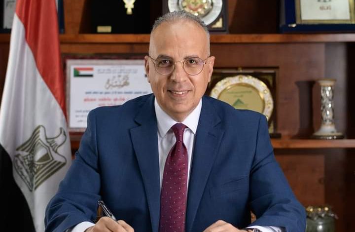 وزير الرى يتابع الموقف التنفيذي لمشروع "البرنامج القومي الثالث للصرف" 5 FB IMG 1681496181644