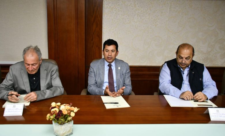 الرياضة واللجنة الاولمبية واليد يناقشون ملف استضافة مصر الالعاب الاولمبية ٢٠٣٦ 7 IMG 20230405 WA0061