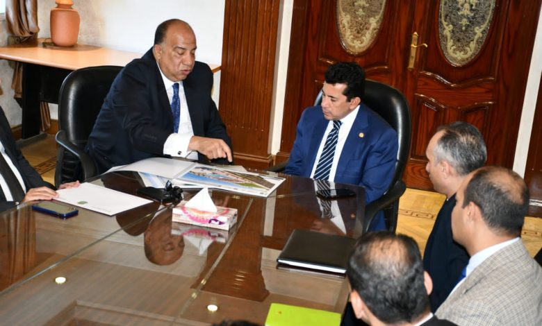 وزير الشباب و الرياضة يستقبل مجلس إدارة الاتحاد السكندري 5 IMG 20230406 WA0160