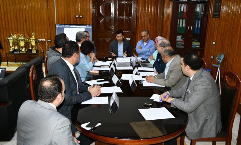 وزير الشباب والرياضة يجتمع مع اللجنة البارالمبية المصرية باستاد القاهرة 2 IMG 20230408 WA0055