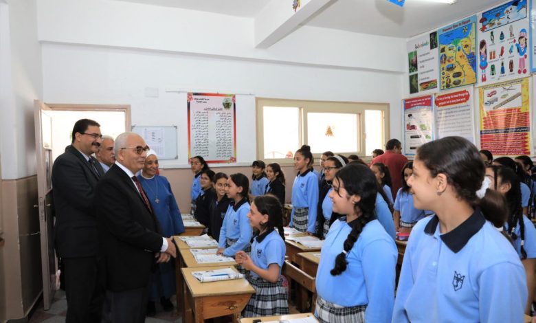 وزير التربية والتعليم يتفقد مدرسة القديس يوسف للغات بمصر الجديدة 4 IMG 20230411 WA0087