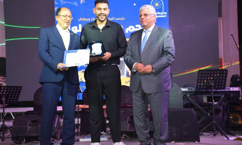 وزير التعليم العالي يشهد فعاليات تكريم الفائزين في مسابقة "أنت النجم" بجامعة حلوان 1 IMG 20230411 WA0143