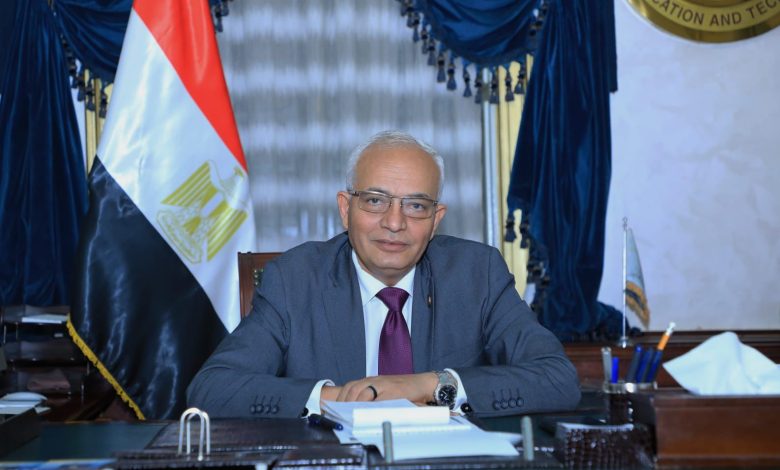 الدكتور رضا حجازي يجري اتصالا هاتفيا برئيس البعثة التعليمية المصرية في السودان للتهنئة بعيد الفطر المبارك والاطمئنان على أوضاعهم 1 IMG 20230417 WA0070 1