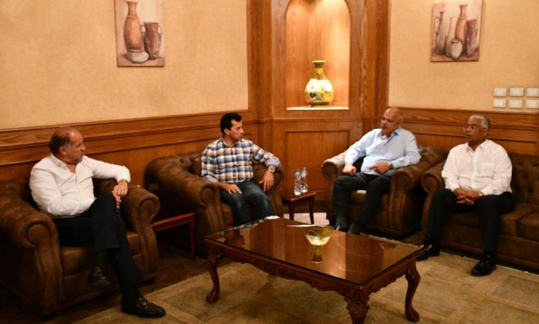 وزير الشباب والرياضة يلتقي رئيس الاتحاد الدولى للرماية 5 IMG 20230502 WA0328