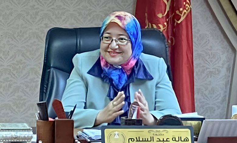 مدير تعليم بورسعيد تستعرض الاستعداد النهائية لعقد امتحانات نهاية الفصل الدراسي الثاني 3 IMG 20230503 WA0083