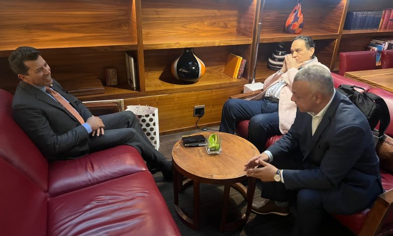 *علي هامش زيارته لجنوب افريقيا..* *وزير الشباب والرياضة يلتقي مدير المكتب الإقليمي للوكالة الدولية لمكافحة المنشطات 4 IMG 20230504 WA0159