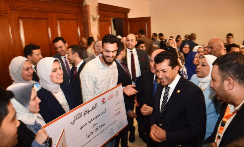 وزير الشباب والرياضة يشهد حفل الاعلان عن المشروعات الفائزة بمسابقة برنامج بادر لتنمية القدرات المالية* 5 IMG 20230522 WA0098