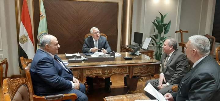 وزير الزراعة يناقش مشروعات هيئة التعمير والتنمية الزراعية 1 FB IMG 1686642890030