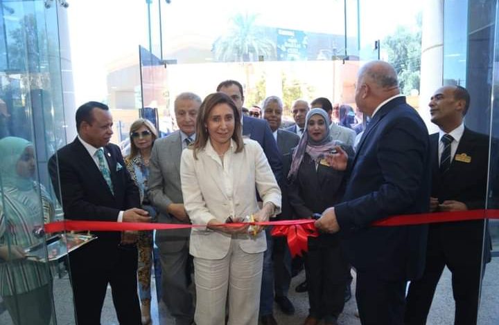 وزيرة الثقافة ومحافظ قنا يفتتحان "مكتبة مصر العامة" بقنا 5 FB IMG 1686838220133