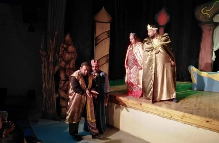 عقب افتتاحه.. قصر ثقافة نجع حمادي يقدم العرض المسرحي "ليلة من ألف ليلة وليلة 3 FB IMG 1687107705974