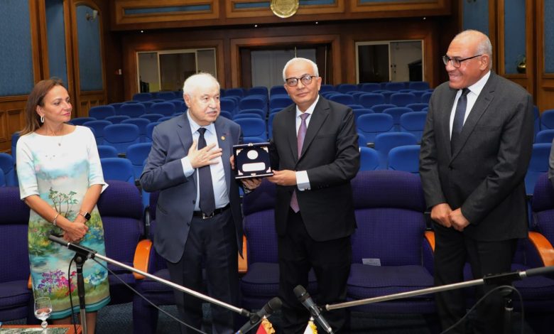 "التحول الرقمى فى التعليم محاضرة لطلال ابو غزالة 5 IMG 20230608 WA0148