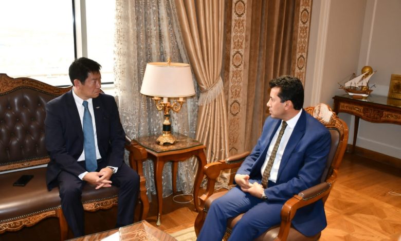 وزير الرياضة يستقبل رئيس الاتحاد الدولي للجمباز 5 IMG 20230608 WA0184