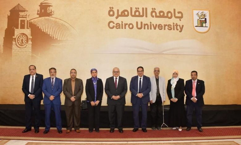 د. الخشت يلتقى لجنة اختيار أفضل جامعة صديقة للبيئة التابعة للأعلى للجامعات 4 IMG 20230609 WA0045