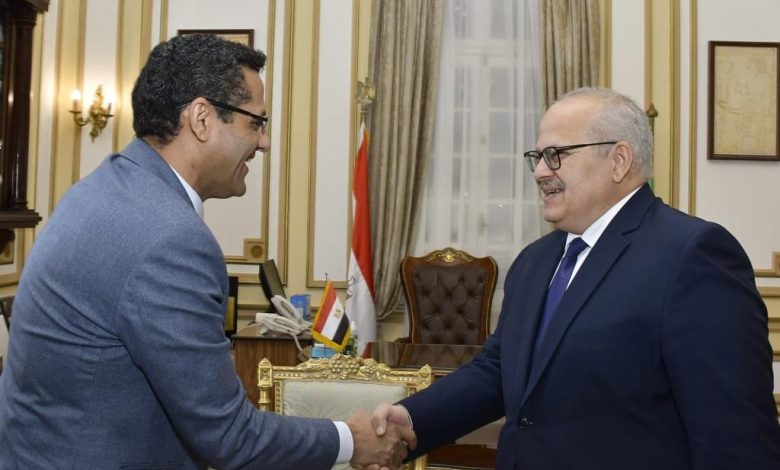 رئيس جامعة القاهرة يستقبل نقيب الصحفيين لبحث التعاون المشترك 4 IMG 20230615 WA0067