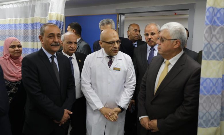 عاشور يتفقد أعمال التطوير بالمستشفى الجامعي والعيادات الخارجية بجامعة قناة السويس 6 IMG 20230618 WA0053