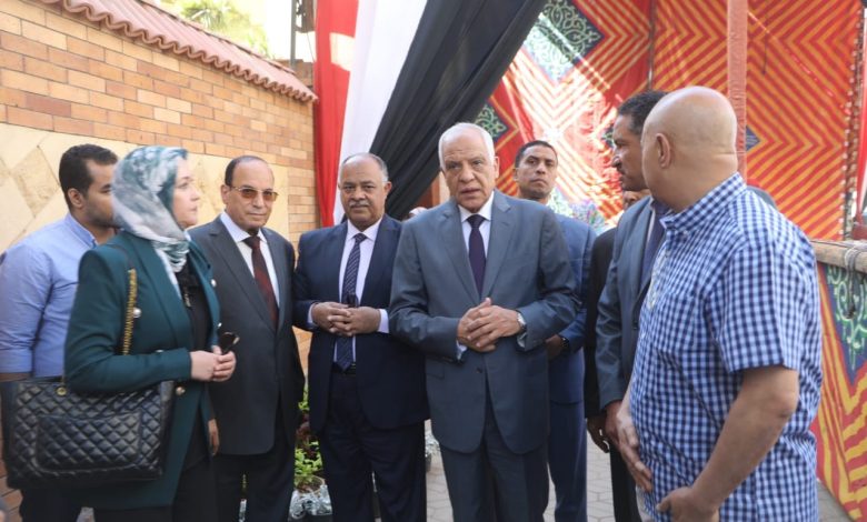 محافظ الجيزة ووكيل الوزارة يتقفدان لجان إداراتى الدقى والعجوزة لمتابعة سير اللجان 3 IMG 20230618 WA0069