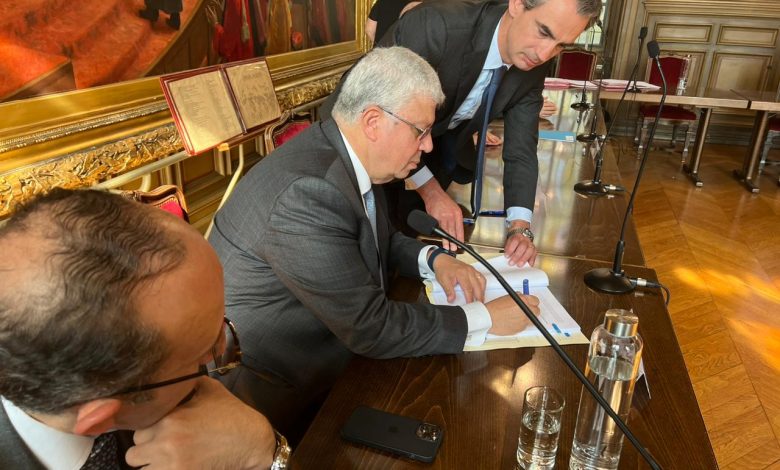 وزير التعليم العالي يوقع على صك هبة "بيت مصر" لصالح اتحاد جامعات باريس 1 IMG 20230624 WA0117