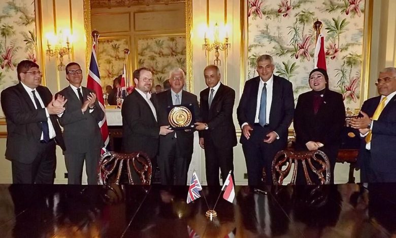 وزير التعليم العالي يشهد تسلم جامعة النهضة شهادة تصنيف ٤ نجوم “كيو إس” بلندن 1 IMG 20230723 WA0050