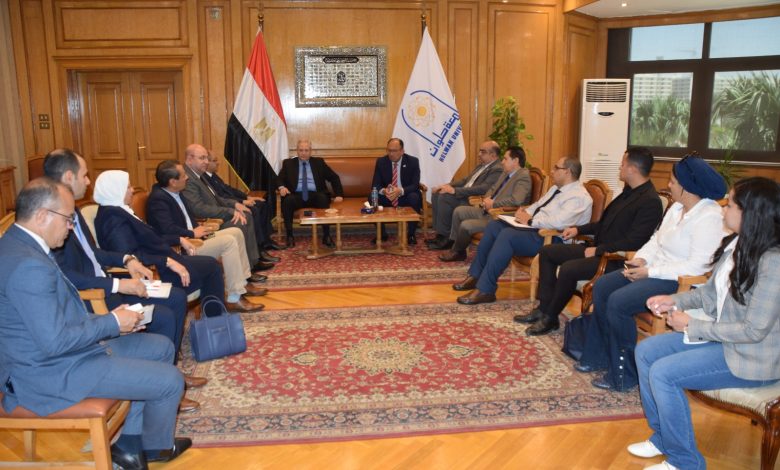 رئيس جامعة حلوان يستقبل ممثلي شركة الدلتا للأنظمة الالكترونية لبحث مشروع الدراجة الذكية 4 IMG 20230808 WA0030