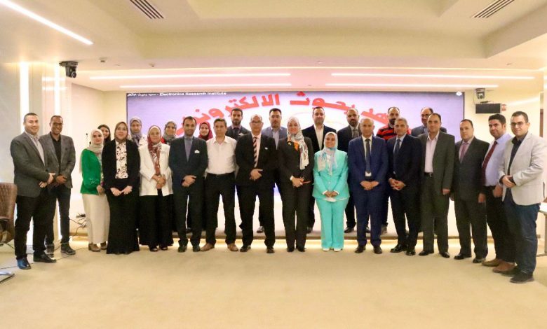 التكامل بين المخرجات البحثية ومتطلبات التنمية الشاملة للمجتمع فى مؤتمر لبحوث الالكترونيات 1 IMG 20230913 WA00961