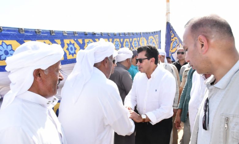 وزير الرياضة ومحافظ شمال سيناء يتفقدان قرية الظهير ويفتتحان ملعب جديد بالقرية 4 IMG 20230930 WA0090