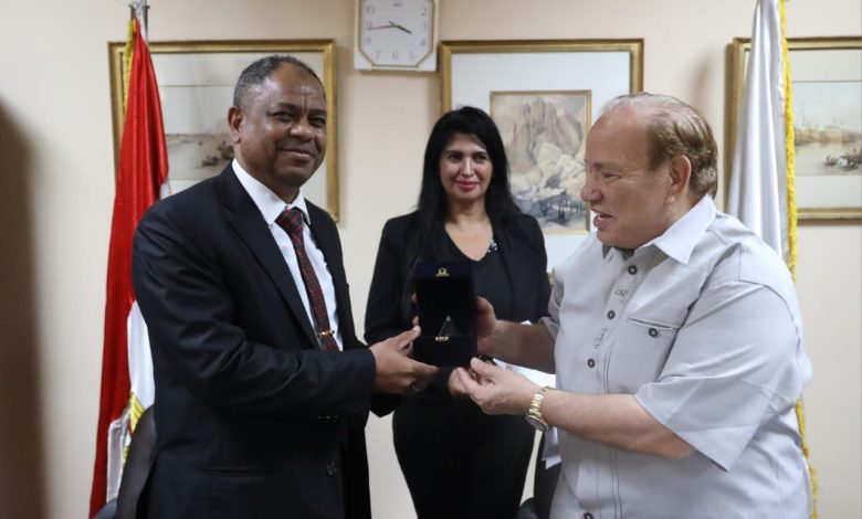 القومى للبحوث» وأكاديمية طيبة يوقعان بروتوكول تعاون بالمجالات الأكاديمية والمهنية والتدريبية 5 IMG 20230927 074632 920