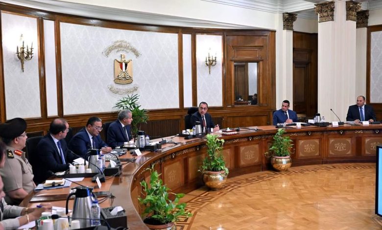 رئيس الوزراء يتابع موقف تنفيذ مبادرة خفض الأسعار .. وتوفير السلع المختلفة 4 FB IMG 1697399581837