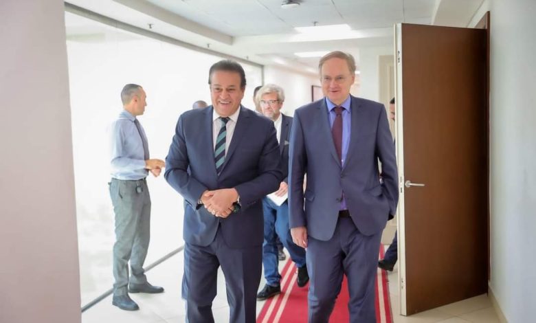 وزير الصحة يستقبل سفير الاتحاد الأوروبي في مصر لبحث التعاون بالملف الصحي 3 FB IMG 1698332030195