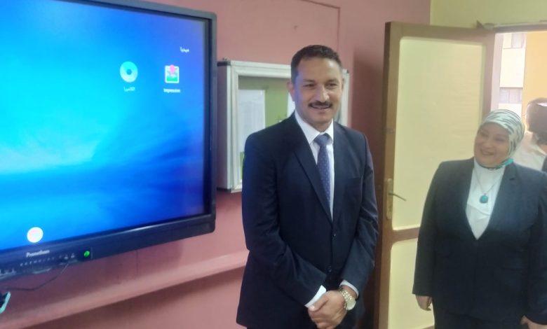 في أول أيام الدراسة مدير تعليم الجيزة يتفقد إداراتي الدقي وحدائق أكتوبر التعليمية. 3 IMG 20231001 WA0128