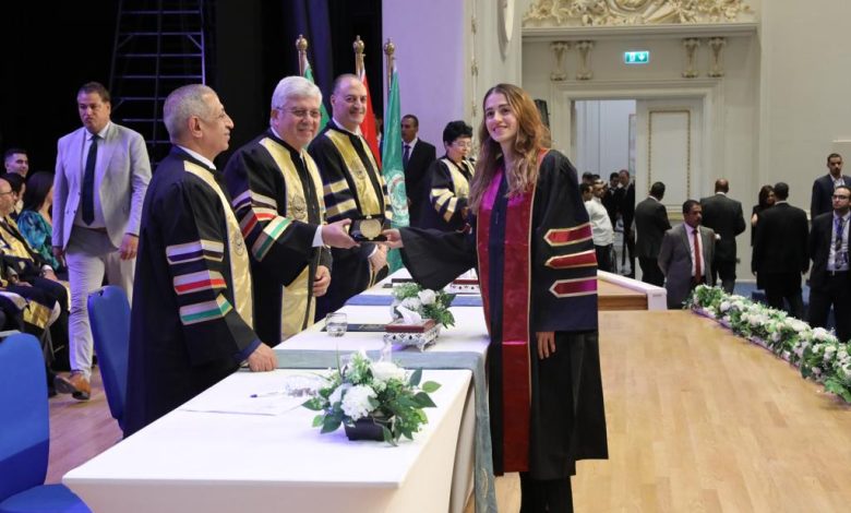 وزير التعليم العالي يشهد حفل تخرج طلاب الأكاديمية العربية للعلوم والتكنولوجيا والنقل البحري 6 IMG 20231006 WA0074